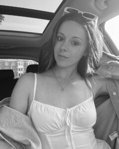 Nadia Foxx Bio, Age, Career, Net Worth, Height, Education,